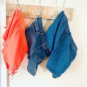LOT OF 3 GIRLS SHORTS, Size: XL (14-16)